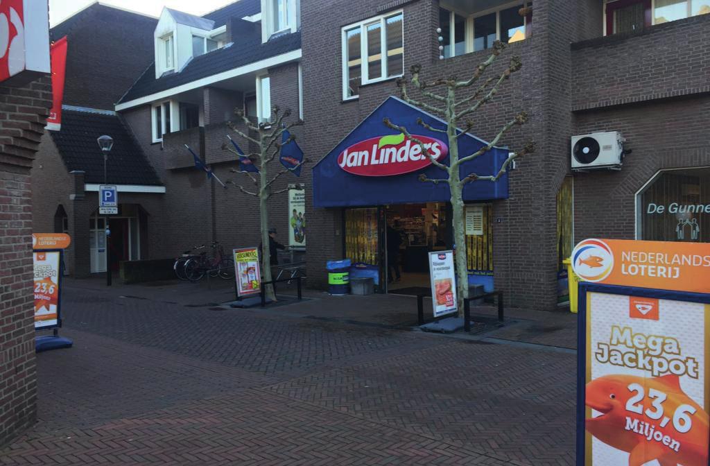 Object De winkelruimte ter grootte van 1.100 m² bvo op de begane grond heeft een mooie rechthoekige vorm en is door haar ligging mogelijk te splitsen in twee winkelruimten.