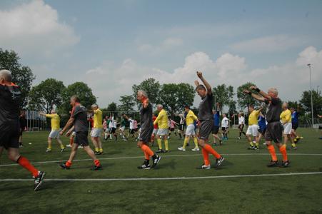 Met behulp van een starterspakket worden clubs ondersteund om op te starten, met als doel om de voetbalvorm voor zestigplussers uiteindelijk zelfstandig te organiseren.