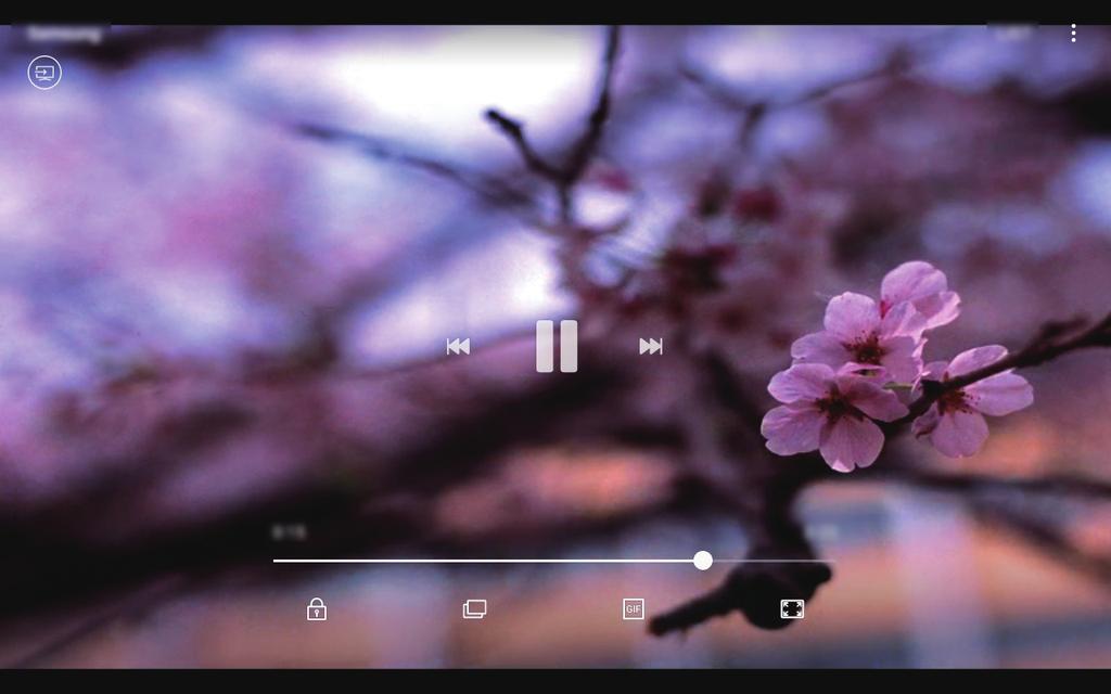 Apps en functies Video's bekijken 1 Start de app Galerij en tik op FOTO'S. 2 Selecteer een video om af te spelen. Bij videobestanden wordt het pictogram weergegeven op de voorbeeldminiatuur.