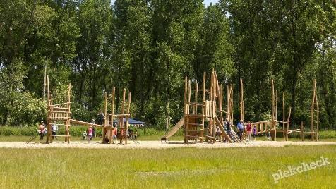 Week 6 Natuur Maandag 20 augustus Activiteit: Klauterwoud Deze maandag gaan we op pad met de KomKids bus.