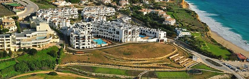 Belmar Spa & Beach Resort is opgedeeld in een aparthotel en twee clusters met appartementen.