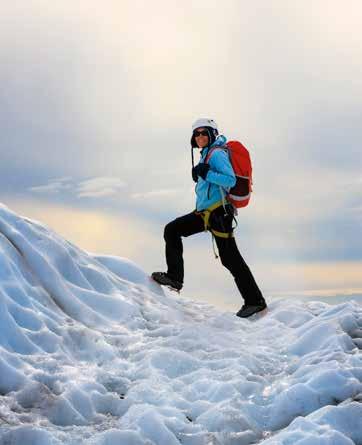 EXCURSIES IN/VANUIT REYKJAVÍK SÓLHEIMAJÖKULL GLETSJERWANDELING TAKE A WALK ON THE ICE SIDE IMG01 Een gletsjerwandeling op de Sólheimajökull is een geweldige manier om de grootsheid en