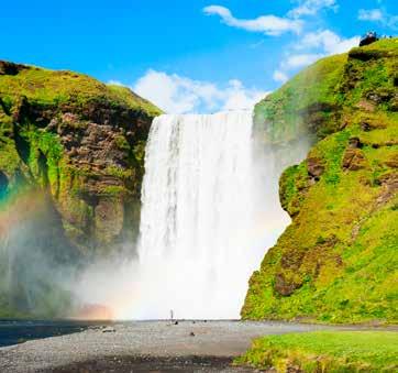 Daarom dat de waterval ook wel de gouden waterval wordt genoemd. In de namiddag breng je een bezoek aan het Nationaal Park Þingvellir. Maak een wandeling door de kloof Almannagjá.