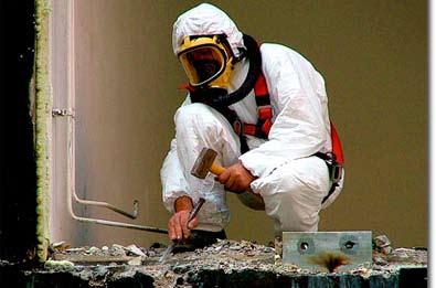 6 Immokrant informeert in samenwerking met Confederatie Bouw Limburg Asbest verwijderen Asbest of asbesthoudende materialen verwijderen is een opdracht voor professionele vaklui.