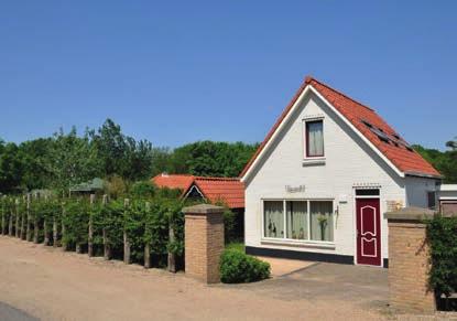 In de kinderchalets Een studio heeft een woon/slaapkamer met televisie, een een koelkast, vaatwasser, filterkoffieapparaat, Senseo, slaapkamers hebben twee eenpersoonsbedden zijn geen huisdieren