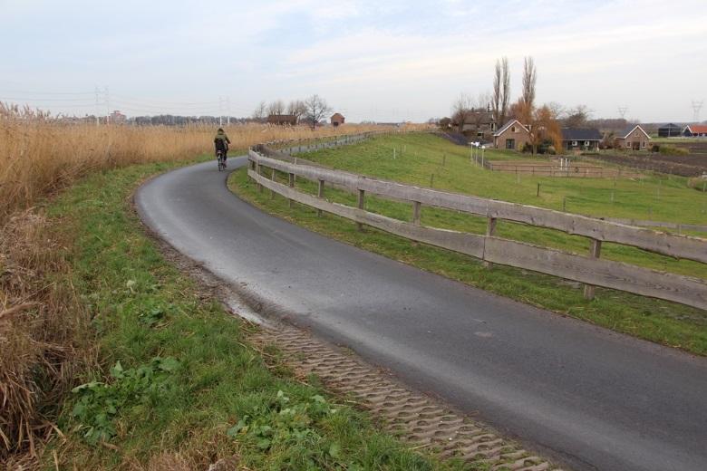 om zo de verbinding richting Bentwoud te versterken. Dit geldt ook voor de oostzijde van de Rottedijk. Knelpunt is vooralsnog het kwekerscomplex langs de Voorlaan (figuur 14).