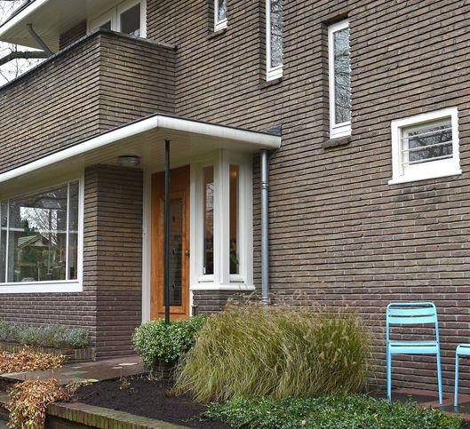 k. Bijzonderheden Soort woning herenhuis Type woning 2-onder-1-kapwoning Woonoppervlakte 201 m² Inhoud 776 m³ Aantal kamers 6 Aantal slaapkamers 5 Onderhoud binnen goed Onderhoud