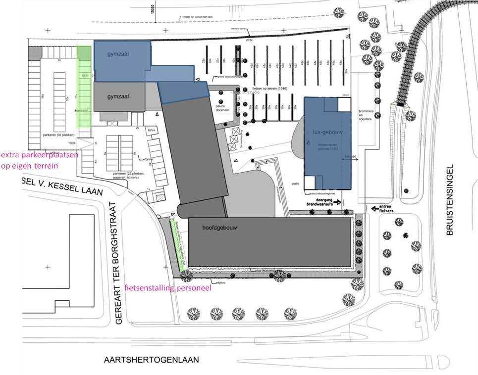 Het bouwplan voor de uitbreiding van het hoofdgebouw en voor de tweede gymzaal wijkt af van het bestemmingsplan: - een deel van de uitbreiding van het hoofdgebouw en de tweede gymzaal met