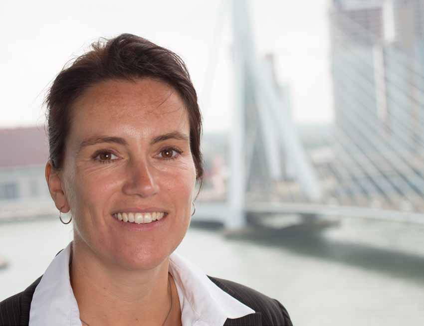 Femke Gronheid: De zorgsector is een van de economische speerpunten van Rotterdam. (Fotografie: Rob van der Pas) meente in ons werkgebied hebben we een dergelijke discussiegroep opgezet.