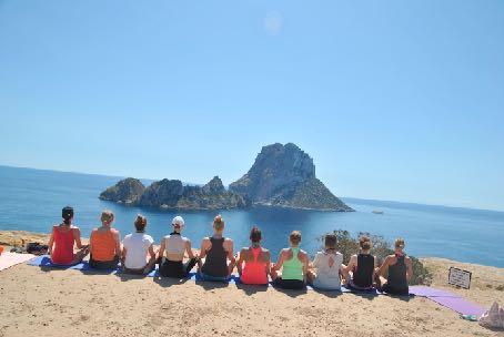 THE HAPPY YOGI RETREAT IBIZA 21 SEPTEMBER TEM 28 SEPTEMBER 2019 Kom gedurende dit geheel verzorgde Yoga Retreat helemaal tot jezelf op het magische eiland Ibiza met haar bijzondere energie en mooie