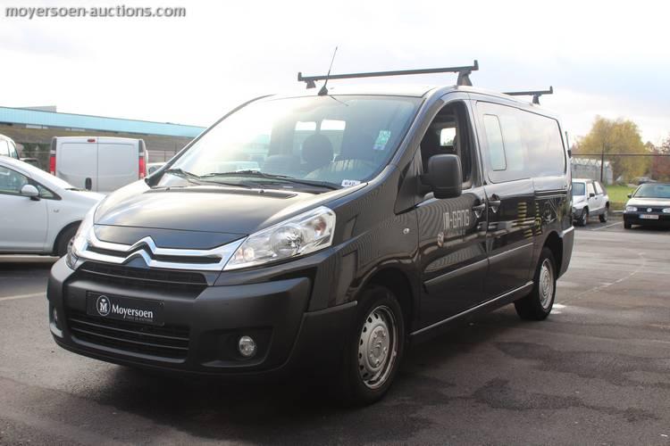 642 CITROËN JUMPY MULTISPACE20HDIdouble cabin 1425 Category: van with MTM lower or equal to 3.5 t. Counter read: 120079 km. 1st inscription: 04/01/2016 Colour: black Cap.Cyl.: 1997 cc.