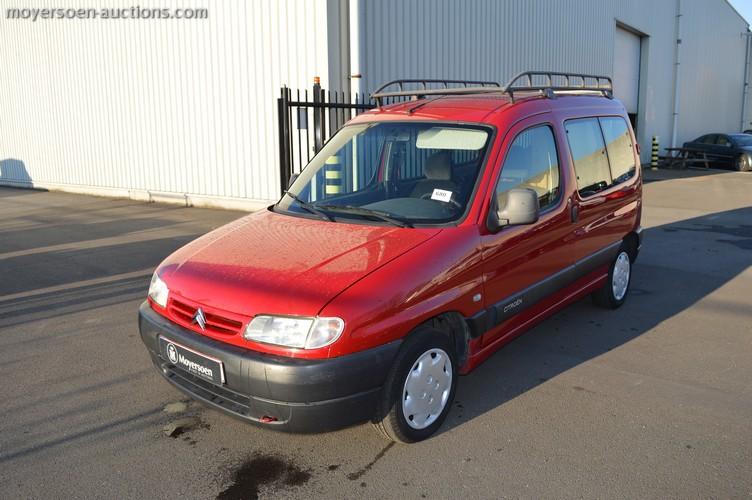 680 CITROËN Berlingo 115 Category: unknown Fuel : gasoline Counter read: 237444 km. 1st inscription: 05/02/2002 Color: red Cap.cyl.: 1360 cc. Motor Power: 55 kw Emission category: unknown.