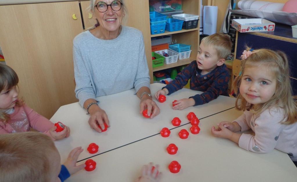 Zij kwam met ons gezelschapsspelletjes meespelen.