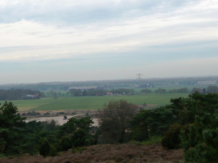 6 Zuidhelling Lemelerberg Lemelerberg & Natura 2000 Mysterieuze jeneverbessen, prachtige zandvlaktes, eenzame dennen en mooie