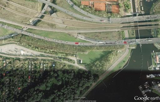 beperkt zicht vanuit de MBO op de Verrijn Stuartweg op de onderdoorgang in het Zwanenpad, zie groene pijl in afbeelding 25.