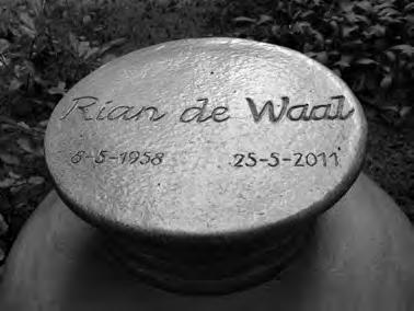 Tevens was De Waal docent aan het Koninklijk Conservatorium in Den Haag.