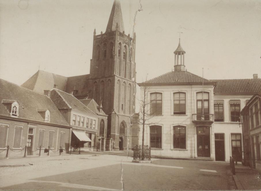 Nu komt pastoor Peelen tot het vaststellen van de tijd, waarin het wonder van het H.Bloed te Boxmeer gebeurd moet zijn.