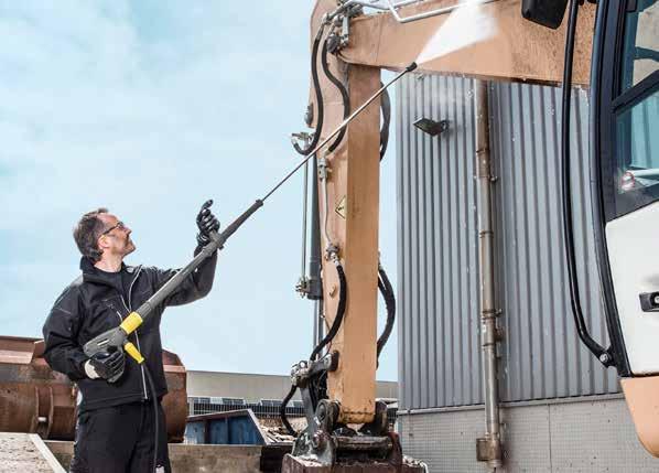 PROFESSIONAL JAARFOLDER 2018 WARMWATER HOGEDRUK REINIGERS WARMWATER HOGEDRUKREINIGERS Onverslaanbare veelzijdigheid - onder hoge druk reinigen met Kärcher.