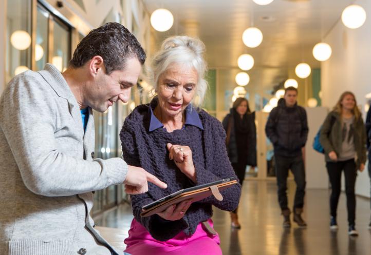 Doorstromen vanuit de AD naar de bacheloropleiding Social Work Na het behalen van je AD-diploma Sociaal Werk in de Zorg is het mogelijk om in gemiddeld twee jaar het diploma van de hbo-bachelor