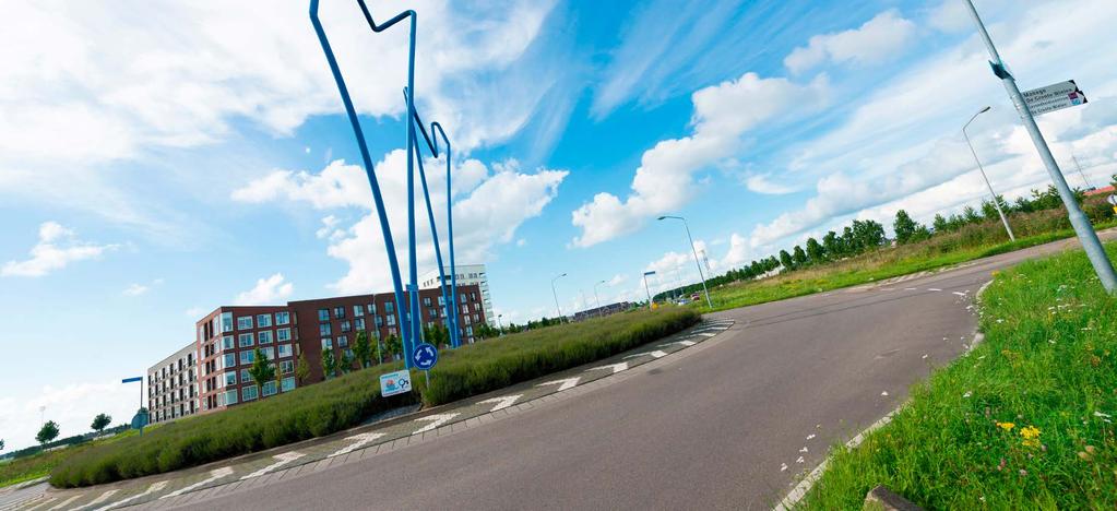 Vlietdijk is een nieuwbouwbuurt. Alle woningen zijn van het bouwjaar 2005 of later. In de buurt ligt het sportcomplex De Groote Wielen. 6 4 5 3 3.