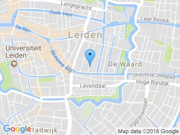 Uiterstegracht 17 - Leiden Kenmerken Soort : Woonhuis Type woning : Tussenwoning Aantal kamers : 4 kamers waarvan 2 slaapkamer(s) Inhoud woning : 324 m 3 Perceel oppervlakte : 57 m 2