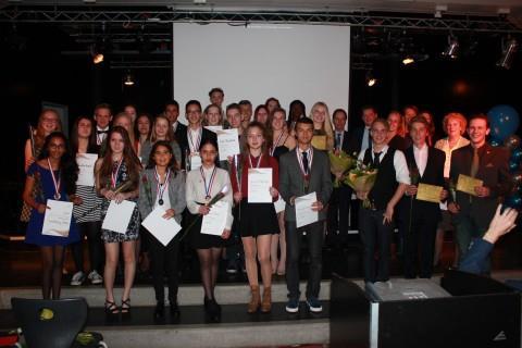 Vier leerlingen krijgen bovendien een Gouden Ticket waarmee ze toegang krijgen tot de landelijke Award uitreiking op zaterdag 9 juni in Amersfoort.