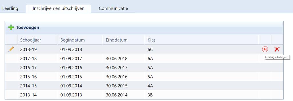 Via tabblad communicatie vul je de contactgegevens van de ouders aan, waaronder het