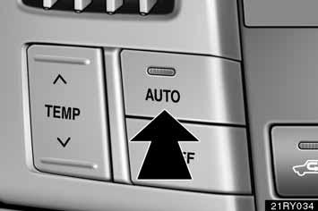 AIRCONDITIONING 235 (a) Klimaatregeling INSTELLEN VAN DE AUTOMATISCHE BEDIENING 1. Druk op de toets AUTO. Een controlelampje zal gaan branden om aan te geven dat de AUTO--functie is ingeschakeld.