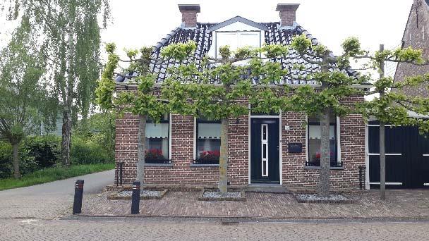 PLAATS Burgum TYPOLOGIE/ HISTORISCHE FUNCTIE Woning met bedrijfspand ADRES Nieuwstad 17 HUIDIGE FUNCTIE Woning POSTCODE 9251LP ARCHITECT NAAM MIP CODE BOUWJAAR 193?