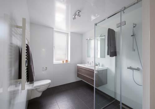 Bovendien wordt de badkamer voorzien van vloerverwarming, die samen met de elektrische designradiator zorgt voor behaaglijke