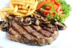 (618 kcal) 150g friet + 100g biefstuk + 150