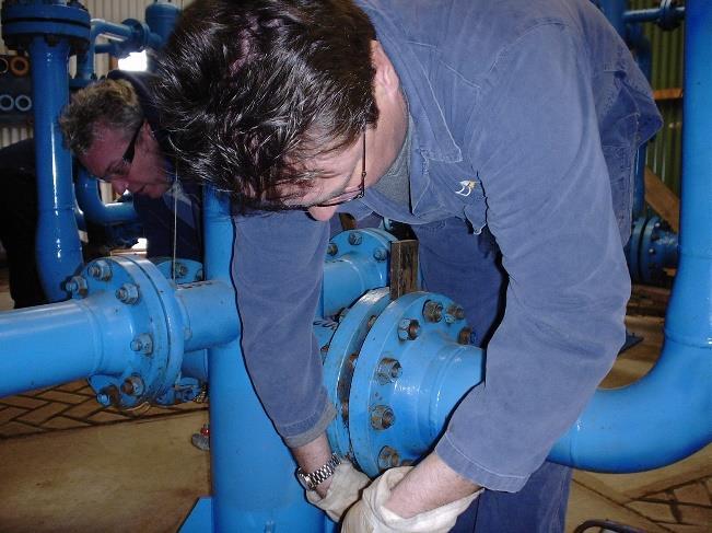 4.2. Veiligstellen van de werkplek en installatie Functie van steekflenzen en situaties voor toepassing van een steekflens - Scheiden van leidingdelen - Afsluiten toevoerleidingen naar vaten, tanks