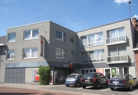 nummer postnummer Sint-Maartenplein 9 bus 4 3512 gemeente Hasselt bestemming appartement type - bouwjaar 1974 softwareversie 1.5.2 berekende energiescore (kwh/m²jaar): 203 De energiescore laat toe om de heid van appartementen te vergelijken.