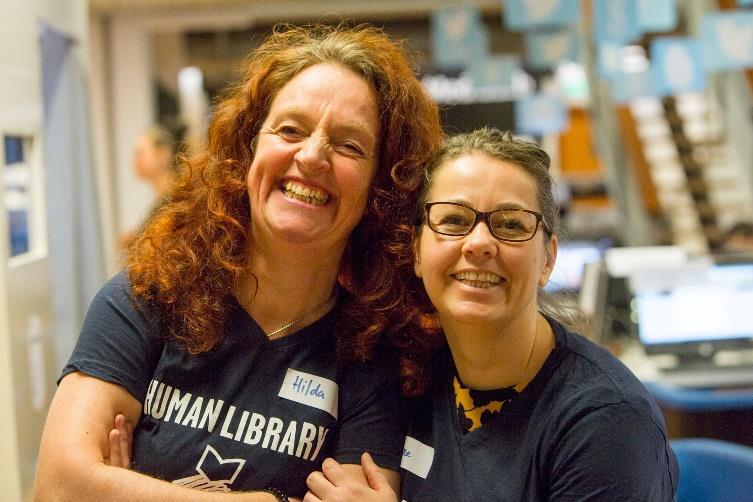 Human Library Alkmaar 15 december 2018 In de Human Library lees je geen boeken, maar mensen. Interessante mensen die je in het dagelijks leven niet snel spreekt.