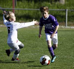 JO7-5 na meivakantie weer vroeg uit de veren ST EGS JO7-5 - ST SDDL/Ravenstein JO7-1/JO7-2 - (Ronnie van Haren) Zaterdagochtend om 08:30 uur verzamelen op het sportpark is wel erg vroeg voor de heren