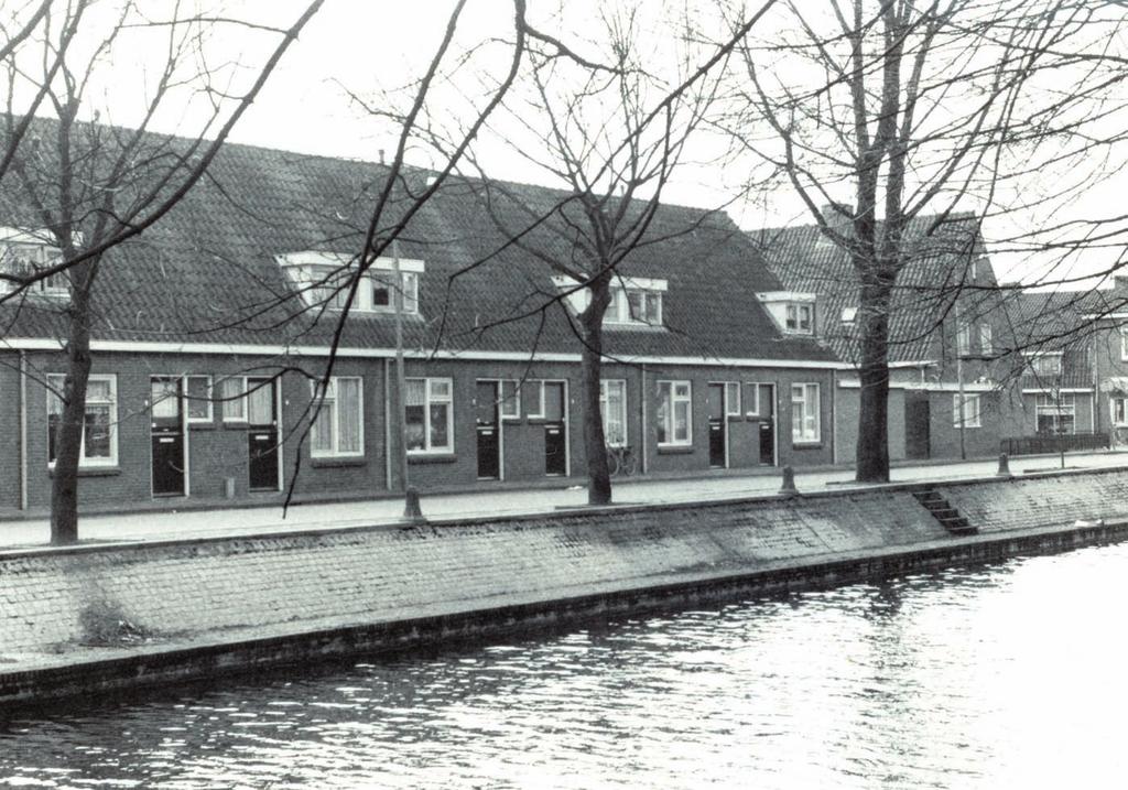 De karakteristieke woningen aan de Walburgbuitensingel, medio jaren 80 De Kolk Het weinige wat in de crisistijd is gebouwd kwam dus van de gemeente zelf.