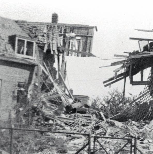 1945: De zwaar beschadigde St.
