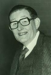 Dhr. G.H. Ditzel ( Ditzel Junior ), vanaf 1976 tot aan zijn overlijden in 1982 secretaris van het bestuur van de Nutsstichting langs konden gaan om onderhoudsklachten door te geven.