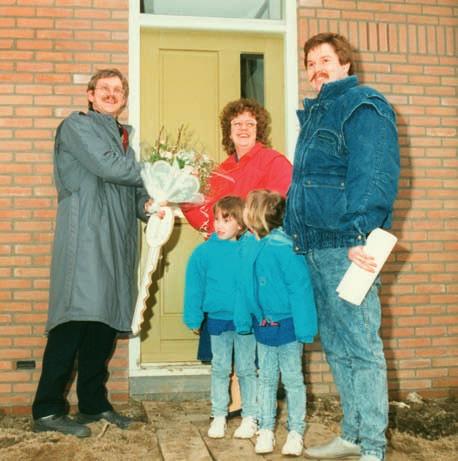 Alleen met goed zoeken vinden we nu nog iets terug van de Maatschappij De Betuwe, de rest is allemaal verdwenen. Kangoeroewoningen aan Klein Amsterdam, 1987.