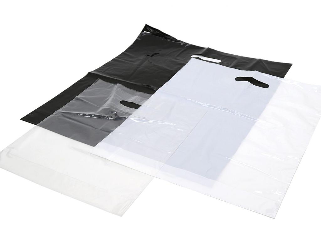 Stevige draagtassen met uitgestanste en verstevigde handvaten. De tassen zijn uit voorraad leverbaar in wit, zwart en transparant. Deze draagtassen zijn ook te voorzien van uw bedrukking.