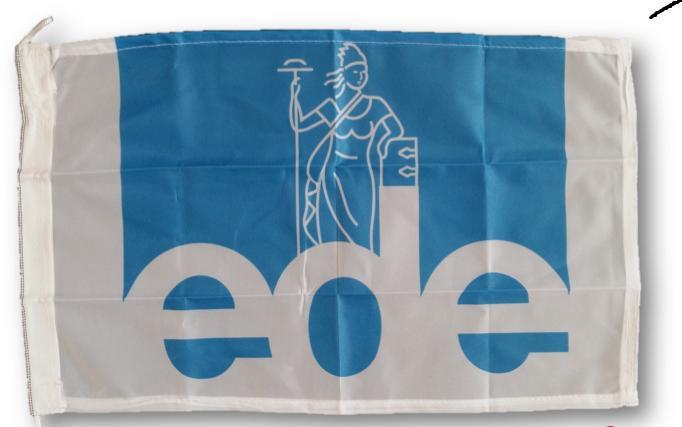 Dit is een blauwe vlag met daarop in wit de naam ede (zonder hoofdletter), waarboven het Vrijheidsbeeld uit het wapen is te zien.