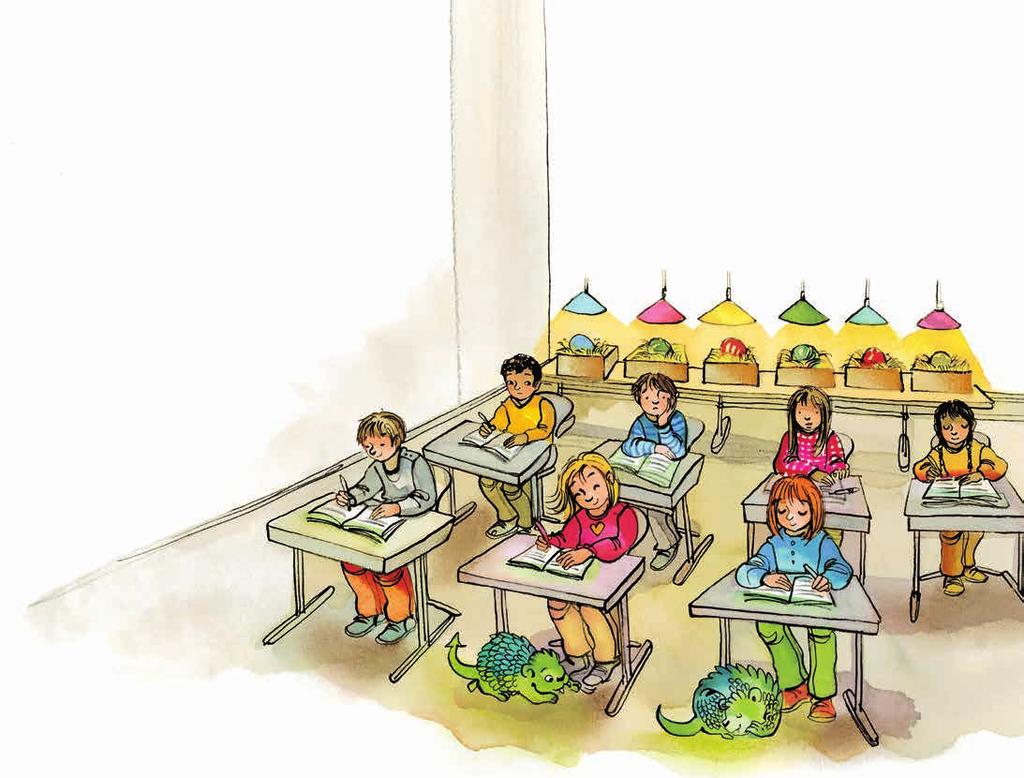 Hij kijkt om naar de lange tafel, die achter in de klas staat. Daar ligt het blauwe ei van Alvin. Naast vijf andere eieren, ligt het onder de warme lampen.
