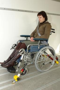 Bijlage A: Praktijksituaties en werkmethoden A.5.3 Belading van voertuigen Voor het vervoeren van rolstoelen kunnen grofweg twee soorten voertuigen worden onderscheiden.