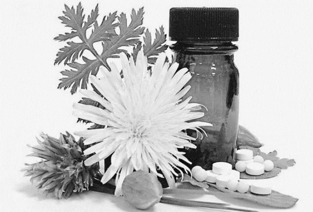 Homeopathische middelen Homeopathische middelen worden gemaakt uit grondstoffen die worden gehaald uit planten, dieren of mineralen.