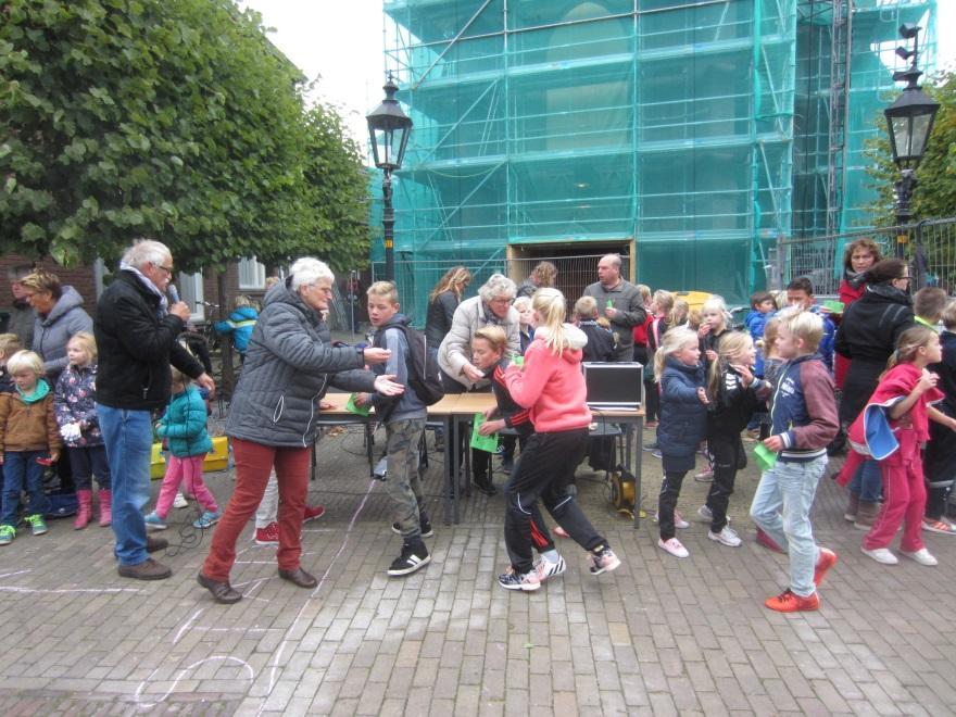 Op woensdag 14 oktober is een sponsorloop georganiseerd voor De veren van de haan. Om 11.