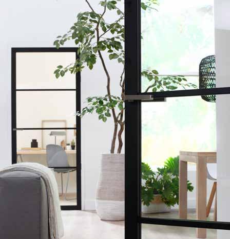 7 SlimSeries hang- en sluitwerkpakketten Een deur met extreem smalle stijlen vraagt om speciaal beslag dat past binnen de beperkte stijlbreedte.