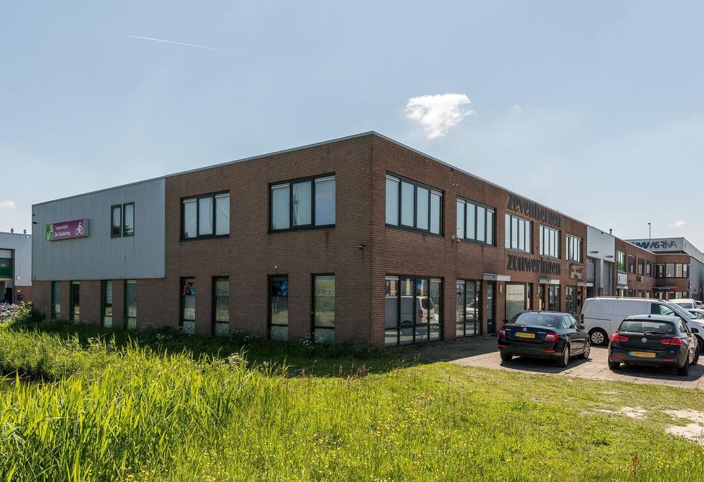 Omschrijving Algemeen Keurig afgewerkte kantoorruimte gelegen op het bedrijventerrein Hoogvliet-Gadering.