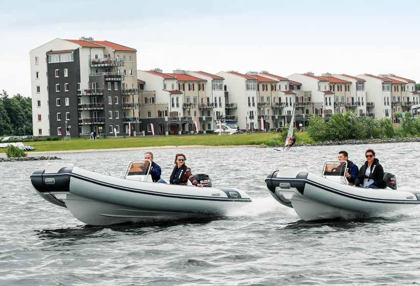 Nimarine MX 290, 350, 360, 410, 450 & 500 RIB met stuurconsole LICHTGEWICHT RIGID INFLATABLE BOATS: SNELLE EN STABIELE VAART De Rigid Inflatable Boats (RIB) van Nimarine garanderen een