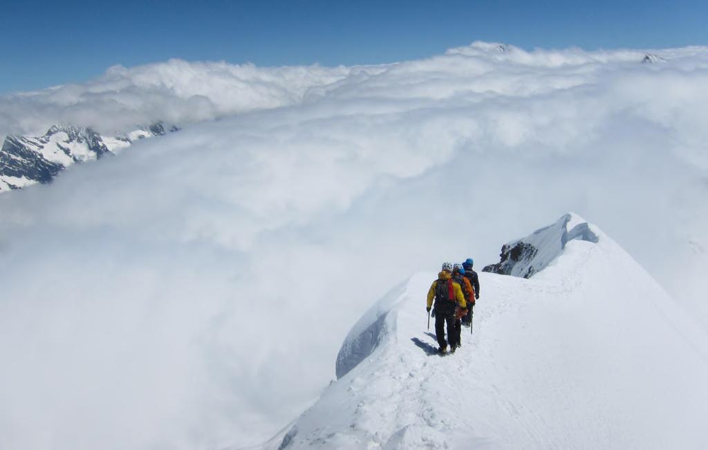 Profiteer van de partners van Mountain Network INFORMATIE DOCUMENT BERGSPORTVERZEKERINGEN Nog drie maanden, nog twee, nog een... Vakantie! Weg uit de sleur, op naar nieuwe herinneringen.