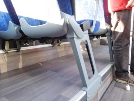 Veel rolstoelgebruikers zullen moeite hebben om in de bus naar de opstelplaats